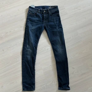 Diesel Jeans - Tja säljer nu ett par Diesel jeans i storlek W28 för endast 299kr! Använt fåtal gånger. Pris är ej hugget i sten, hör av dig vid funderingar!