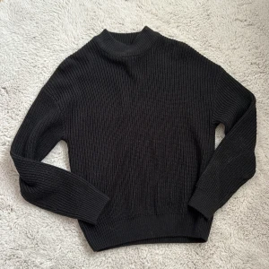 Stickad tröja - Använd Max en gång så väldigt bra skick