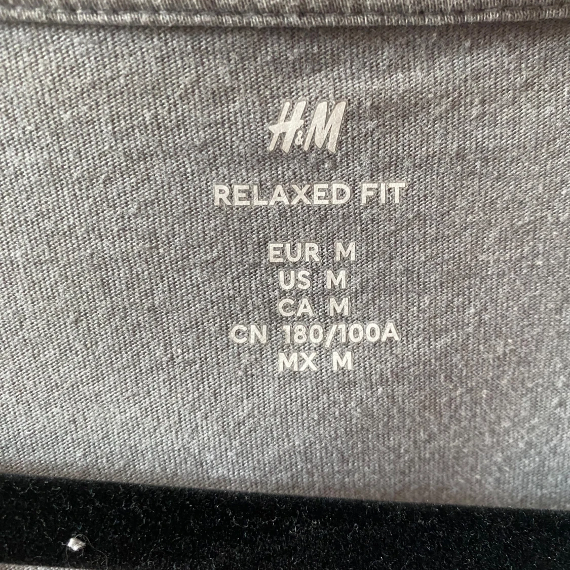 Grå långärmad tröja  - 91