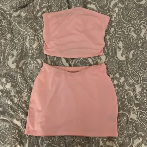 Rosa sett - Storlek xs använd 1 gång.