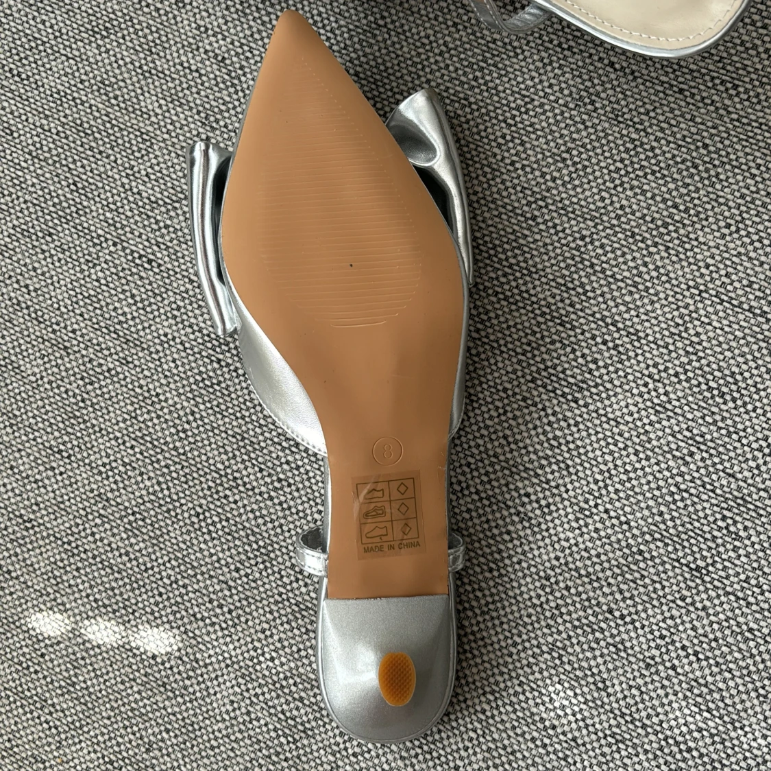 Silvriga klackskor  - 92