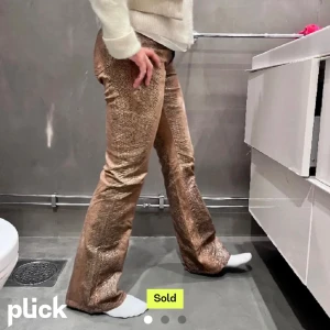 Mönstrade jeans - Mönstrade jeans köpta på Plick för ett tag sedan💞  (Lånade bilder)