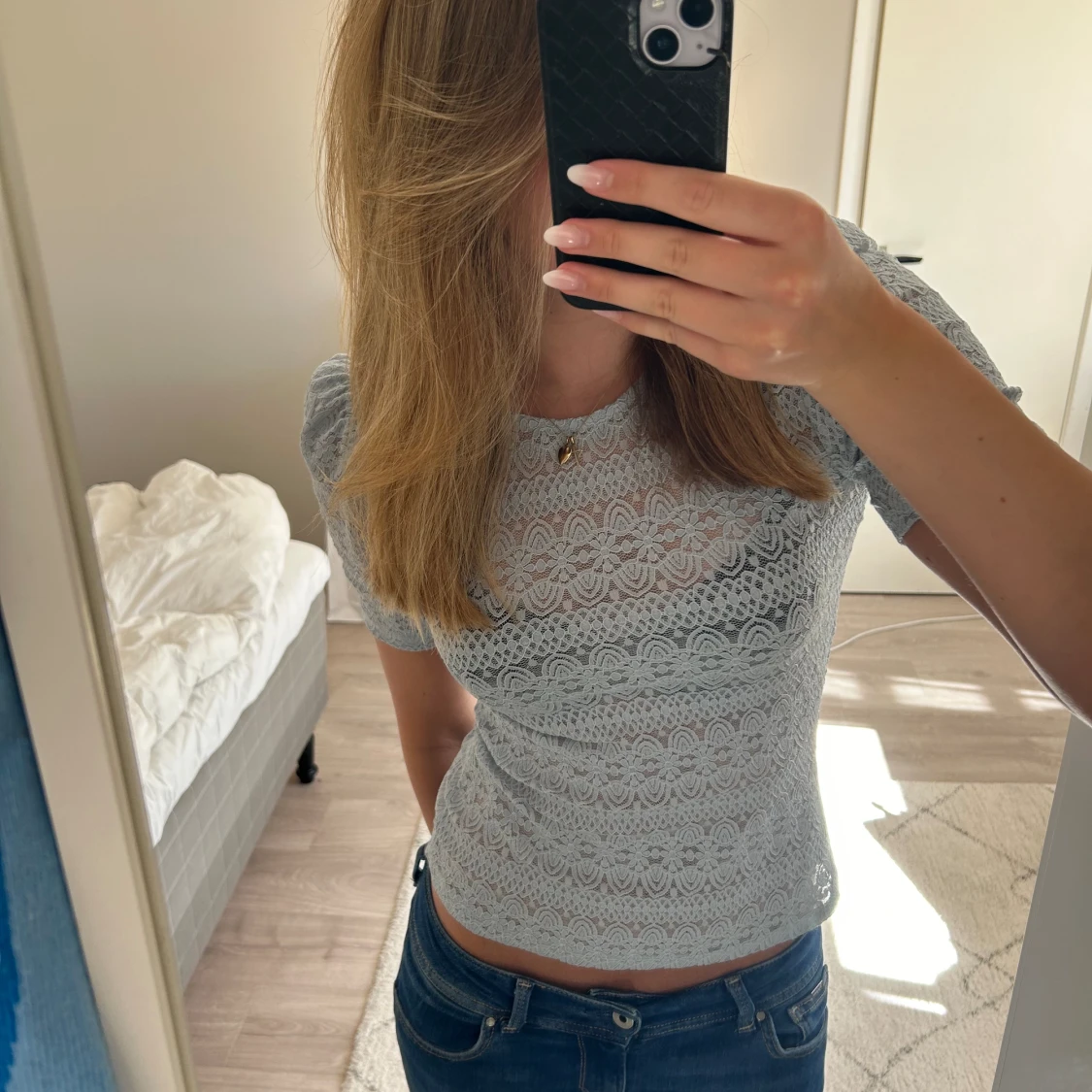 Ljusblå spetströja