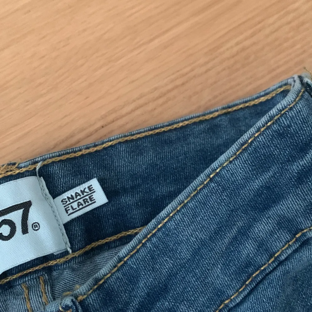 Fina flared jeans för lite längre ca170+😙passar xs/s❤️. Jeans & Byxor.