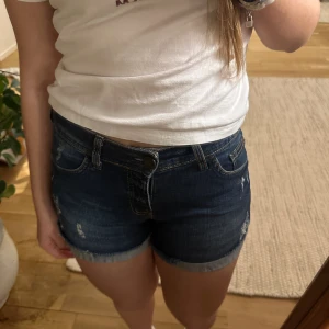 Jeansshorts  - Säljer dessa perfekta jeansshorts 🥰🥰