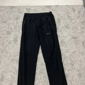 Nike Dri-fit byxor - Nike byxor,  nyskick