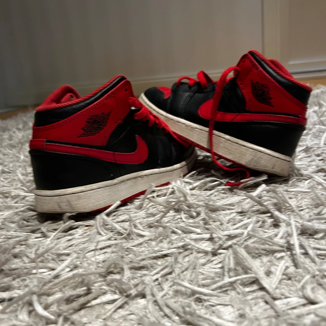 Jordan 1 mid  - 91