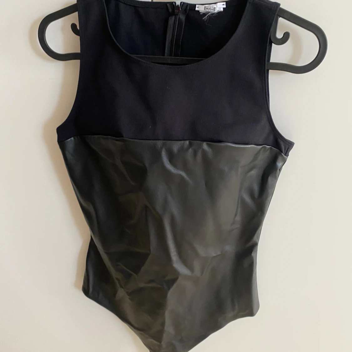 Wolford vegan string body black