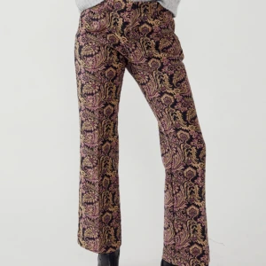 Jacquard byxor - Säljer dessa byxor då de tyvärr inte passar mig så aldrig använda! 