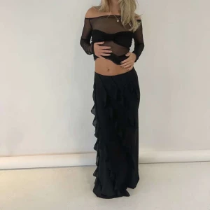 Kjol från design by si - Kjol från design by si o skick som ny!  Aldrig använd. Tror ej den säljs längre 