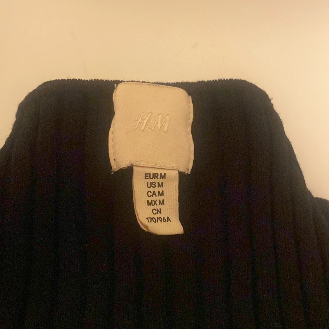 Ribbad svart tröja!!! - 91