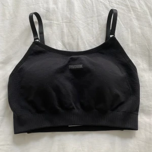Sport bh Gymshark - Oanvänd sport BH från Gymshark, prislapp kvar. Storlek S Nypris 549kr