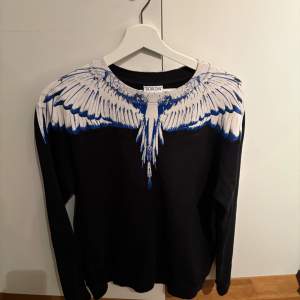 Säljer denna Marcelo burlon tröja i storlek M, 800kr kan gå ner i pris vid snabb affär!