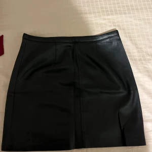 Kjol - Köpt på Cubus. Ny skick. Storlek 34 men passar 36