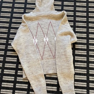 Stickat tröja - Stickad tröja från misslisbells kollektion från NAKD