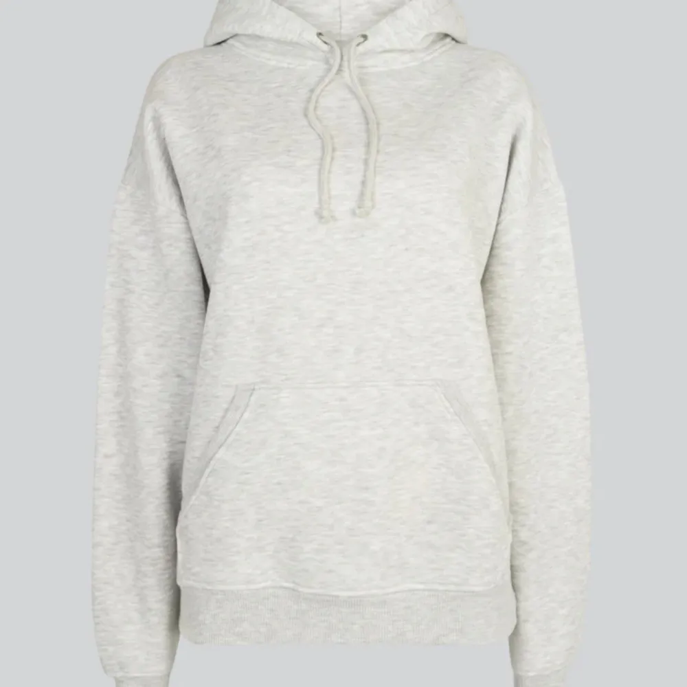 Säljer min Bikbok hoodie i storlek XS. Då den inte kommer till användning längre. Den är lite nopprig men annars bra skick!😍. Hoodies.