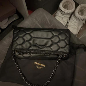 Zadig Väska - Säljer min fina Zadig Väska köptes för 2 månader sen!❤️