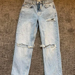 Jeans från ginatricot  - Storlek 36🩵 frågor? Kontakta mig