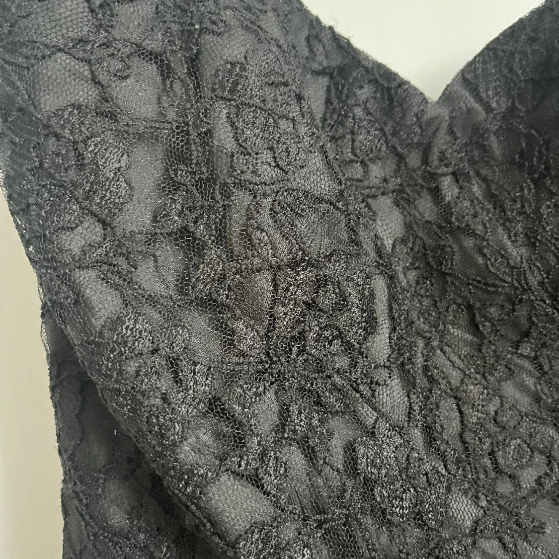 Svart blommig cocktailklänning - 90