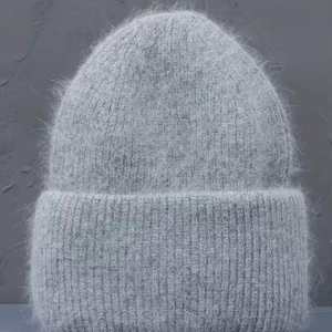 Stickad Mössa - Grå - Stickad och varm mössa!  OneSize - passar alla!