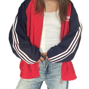 Adidas jacka  - Vintage oversized adidas jacka❤️❤️ 