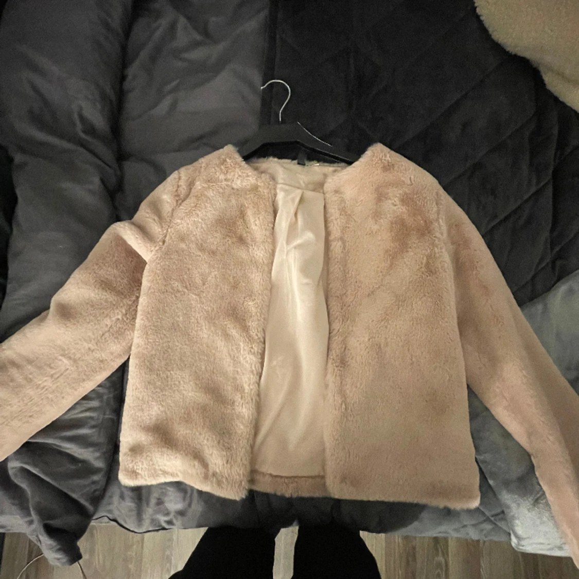 Fin ljus rosa jacka - 91