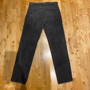 Levis 505 34x34 - Vintage Levis 505 34x34 Faded svart Skriv dm om mått eller andra funderingar