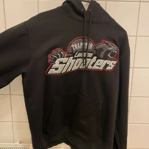 Trapstar  - Tjena! Säljer en trapstar tröja pågrund av att den inte kommer till användning 