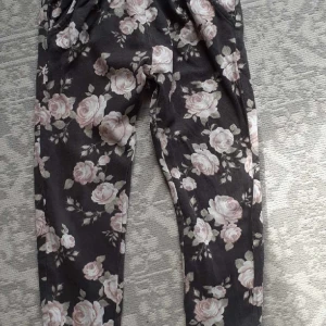 Newbie byxor 110 - använd i gott skick