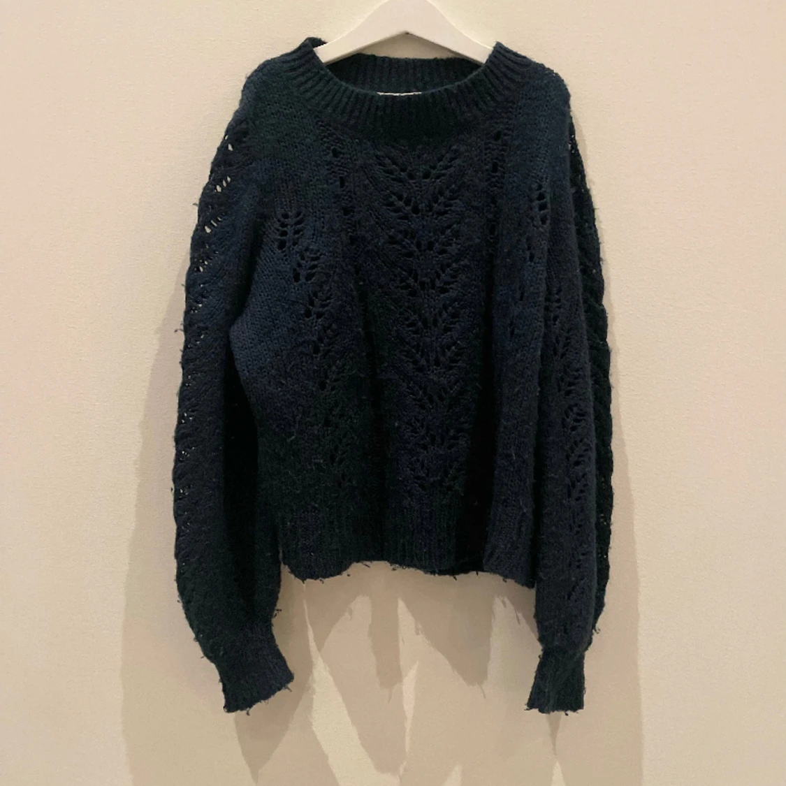 Marin blå stickad tröja💙