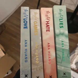 Twisted serien helt ny  - Helt ny kan sälja enskilt eller i paket  ge prisförslag 