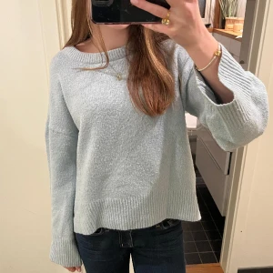 Stickad tröja - Fin blå stickad tröja från Vero Moda💓