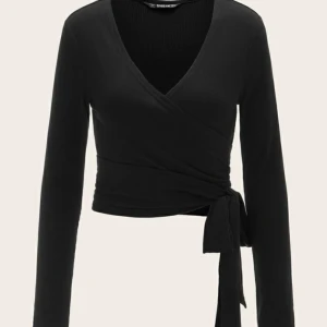 Tröja  - Hej säljer den här vill inte ha den nån mer den är ny 