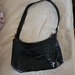 Väska  - Liten väska från shein, aldrig använd