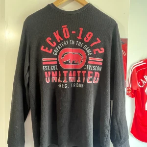 Ecko unltd longsleeve - Ecko unltd longsleeve i stockar material Perfekt kvalitet Kom provat för frågor/mått m.m