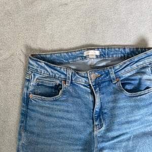 Älskar dessa jeans ifrån Gina men är för små❤️🩷Kontakta mig om ni undrar något!!