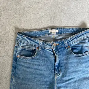 Älskar dessa jeans ifrån Gina men är för små❤️🩷Kontakta mig om ni undrar något!!