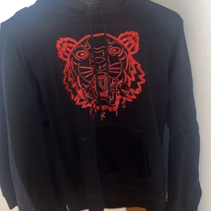 Kenzo huvtröja - Perfekt skick, Ny pris 3100kr har kvitto o allt.