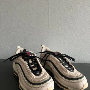 Nike air 97 - Super coola nike air 97or, används ett par gånger💕