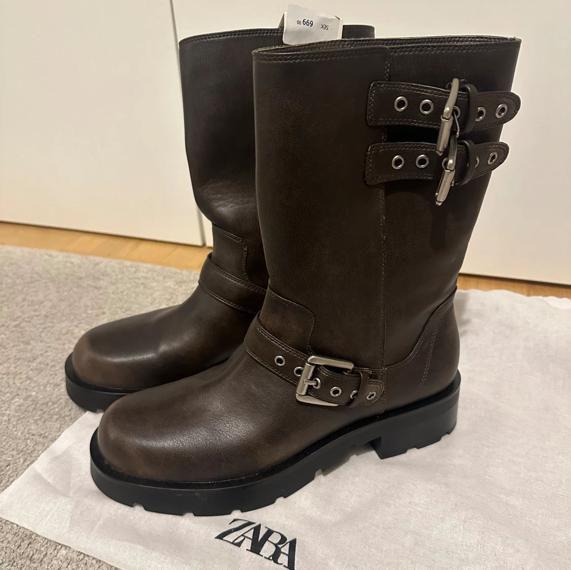 Helt nya och oanvända boots från Zara