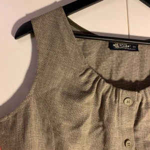 Väst - Väst/ topp från Claire, beige