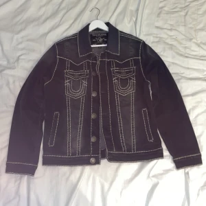 Svart True Religion Jacka - Svart True Religion Jacka i storlek M, kom provat för mått och fler bilder!