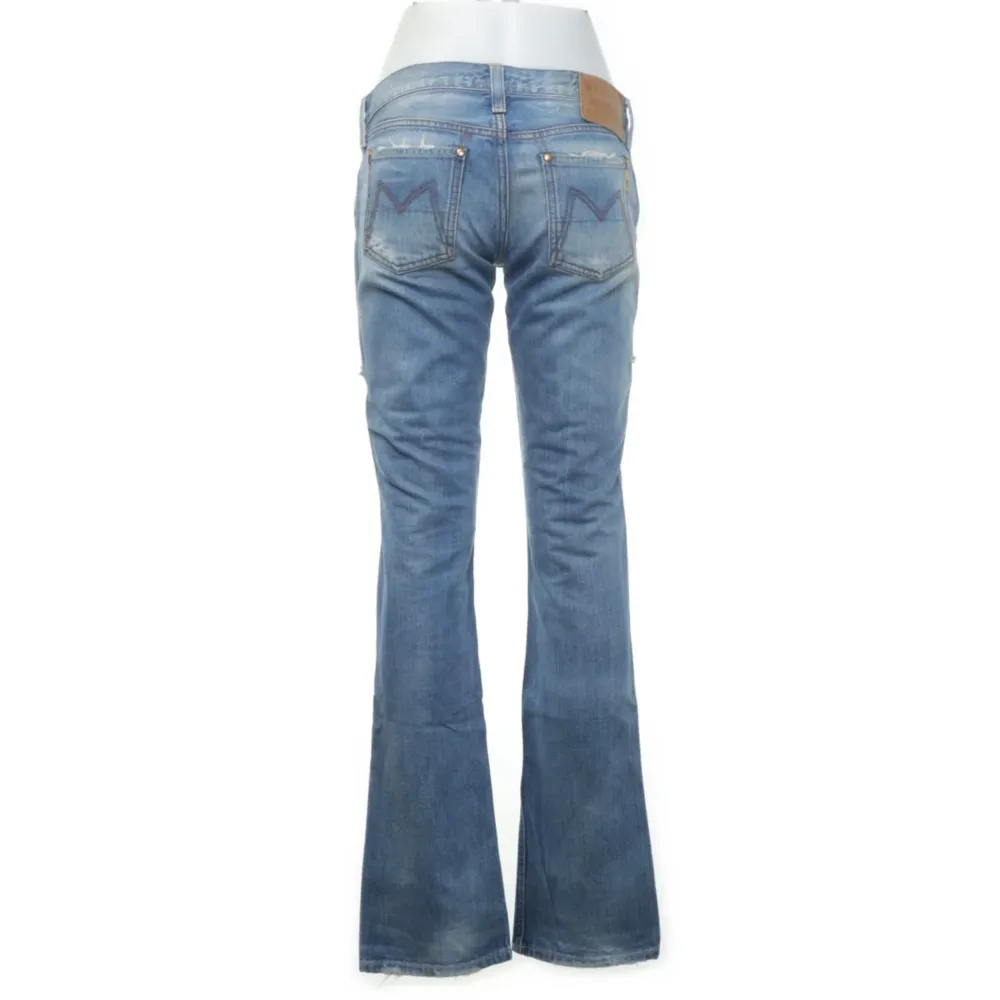 Riktigt snygga lågmidjade, raka jeans av märket Meltin’Pot. Midjemått 80 cm. Storlek 27. Tyvärr för små för mig.   🌼🦄🫐. Jeans & Byxor.