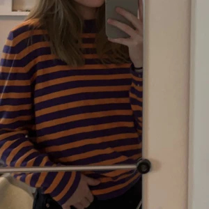 Randig zara tröja - Cool randig tröja från zara. Använd ett fåtal gånger. Storlek s.