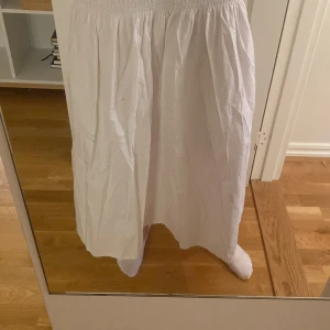 Långkjol  - En mycket fin långkjol säljer för jag är för lång. 