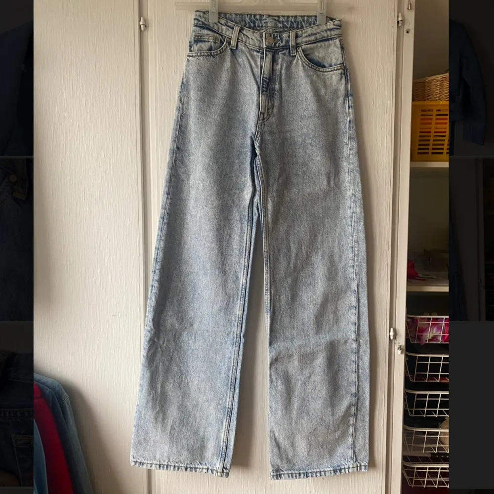 Jeans från Monki i storlek 25. Jeans & Byxor.