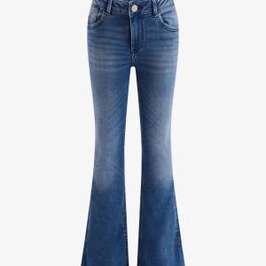 Bootcut jeans köpta på zalando. Bra skick, skriv för fler bilder eller frågor💕