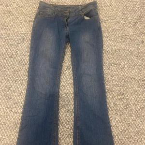 Lowwaist jeans - Lågmidjade jeans utan defekter🌼🌼passar dig runt 165cm och kortare!