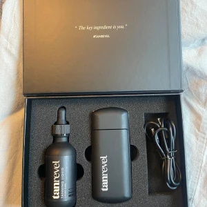 Tanrevel  - Helt oanvänt Tanrevel kit (Tanrevel liquid, Tanrevel one, sladd). Älskar verkligen Tanrevel men säljer då jag har en exakt likadan. Nypris 800kr