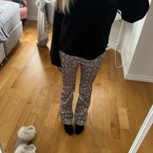 Ormbyxor - Säljer dessa perfekta byxorna💞